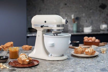 KitchenAid 4,8 L 5KSM175 Artisan Küchenmaschine Breadlover mit Messerschmidt Getreidemühlenvorsatz + Brotbackschüssel